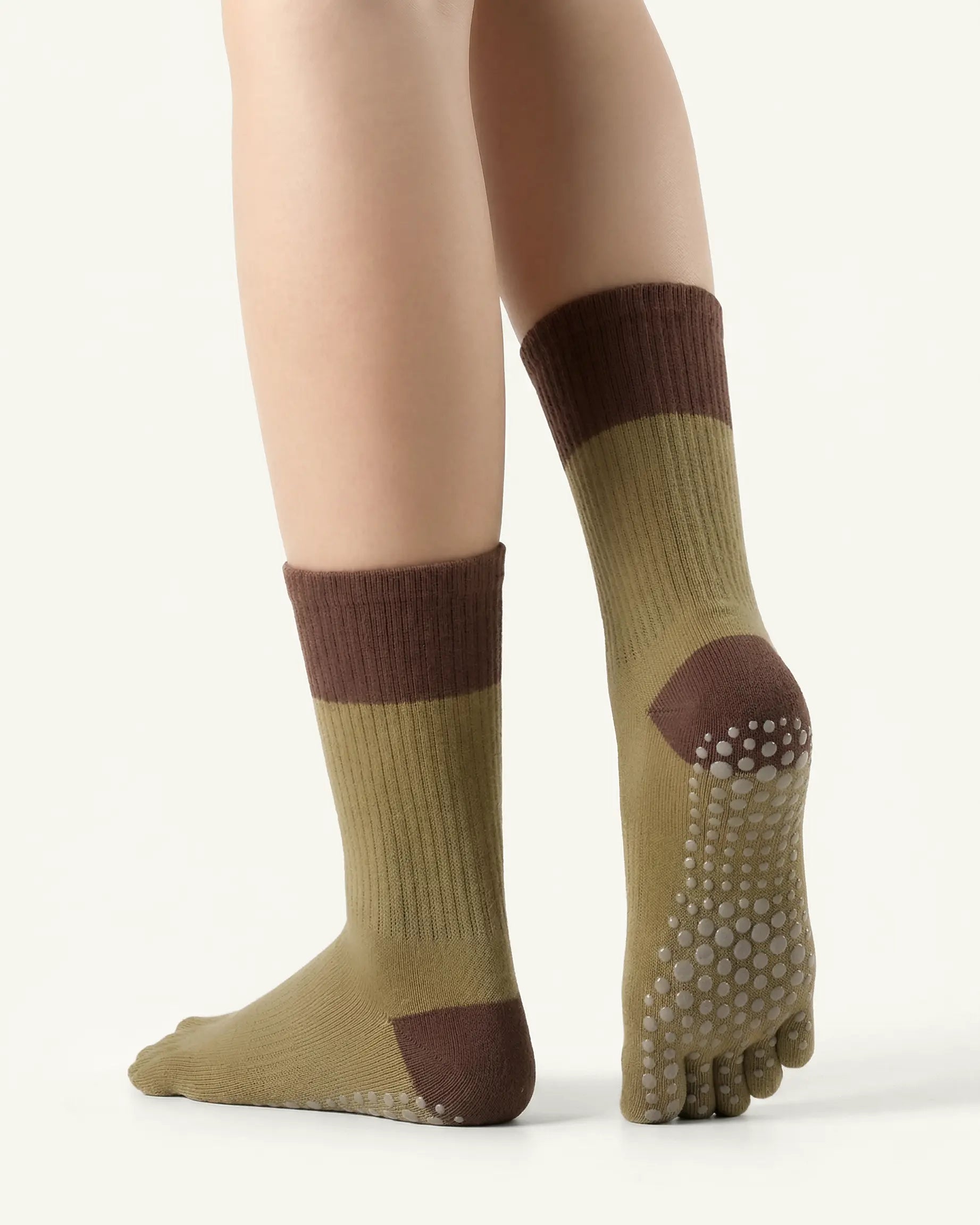 olive-green | 02 | Olive green color block five-toe grip socks back side view showing full-sole grip texture, five-toe separation, and contrast color blocking