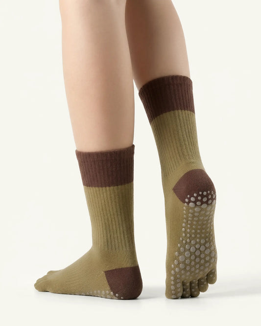 olive-green | 02 | Olive green color block five-toe grip socks back side view showing full-sole grip texture, five-toe separation, and contrast color blocking