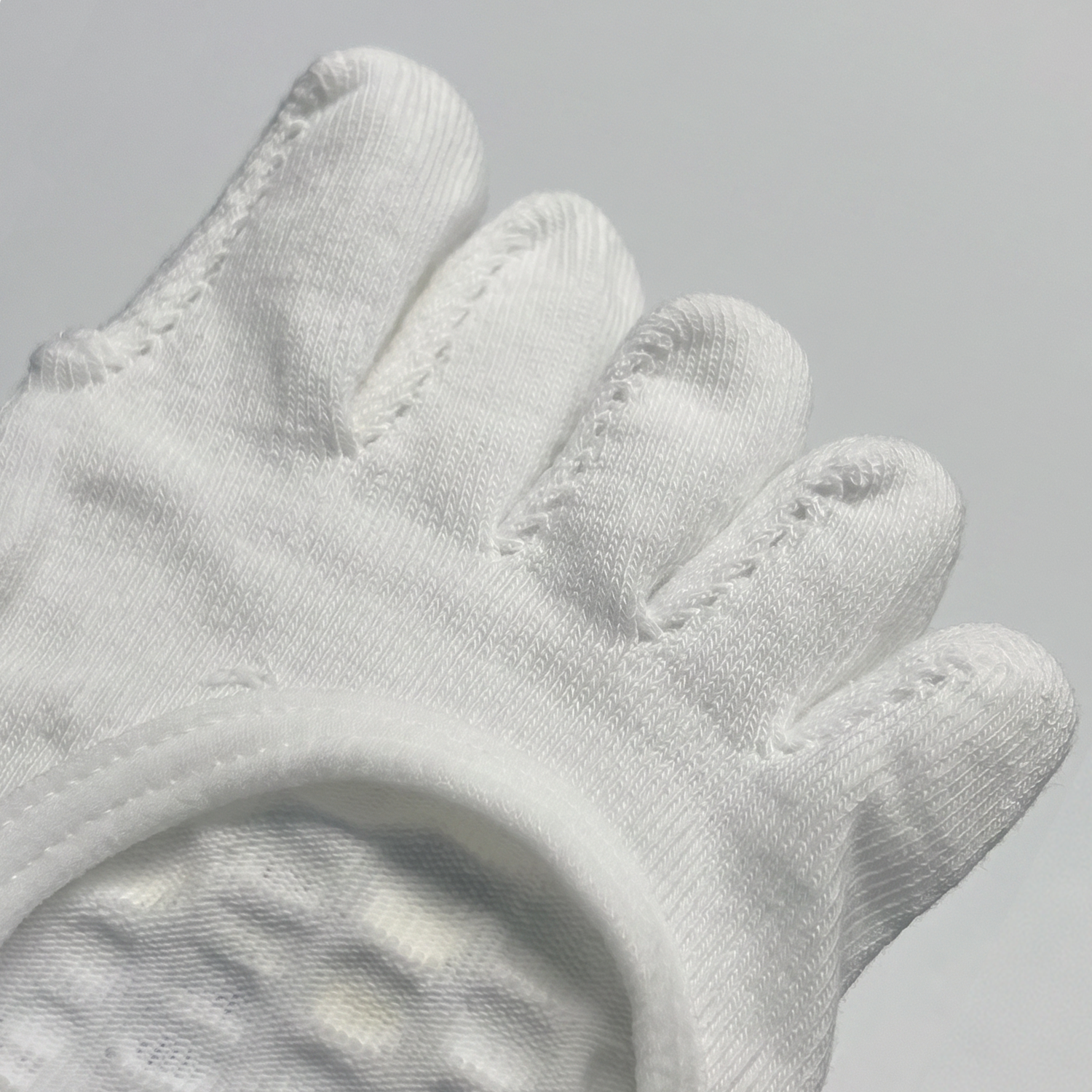 Outer grip dots detail